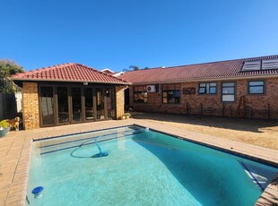 House For Sale in Helikonpark, Randfontein