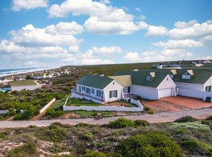 House For Sale in Jakkalsfontein, Yzerfontein