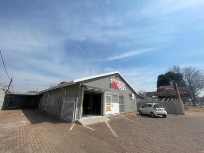 200m² Office To Let in Witfield