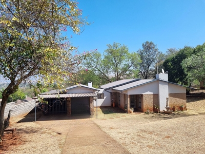 4 bedroom house for sale in Signal Hill (Newcastle)