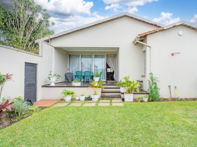Townhouse For Sale in Essenwood, Durban