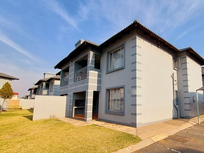 2 Bedroom Sectional Title For Sale in Crystal Park