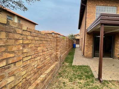 4 Bedroom duplex townhouse - sectional for sale in Oukraal Estate, Pretoria