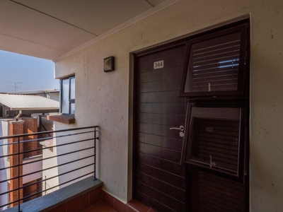 1 Bedroom Apartment in Greenstone Hill For Sale