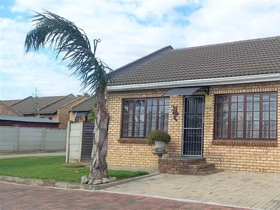 2 Bed Townhouse in Bothasrus