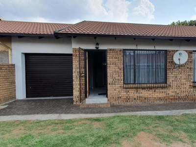 2 Bedroom townhouse - freehold to rent in Del Judor Ext 10, Witbank