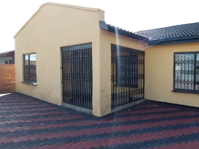 4 Bed House in Kutlwanong