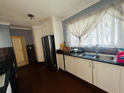 4 Bedroom House in Bloubosrand For Sale