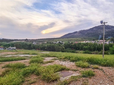 592 m² Land available in Caledon