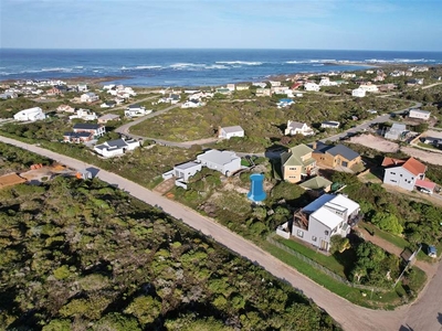 709 m² Land available in Suiderstrand