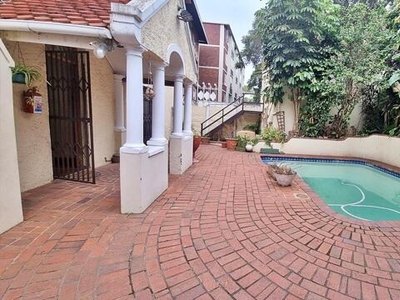 Apartment For Sale In Glenwood, Durban