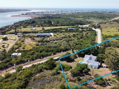 11.8ha farm on the outskirts of St Francis Bay