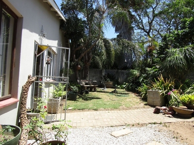 2 Bedroom House For Sale in Humansdorp