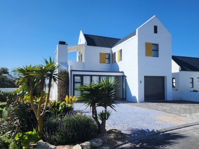 2 Bedroom House For Sale in Yzerfontein