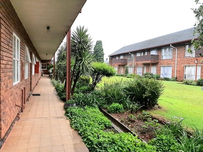 3 Bedroom Apartment For Sale in Horizon view, 93m2 (Roodepoort)