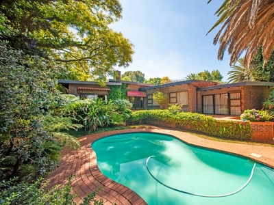 4 Bedroom home for sale on Kloof!!