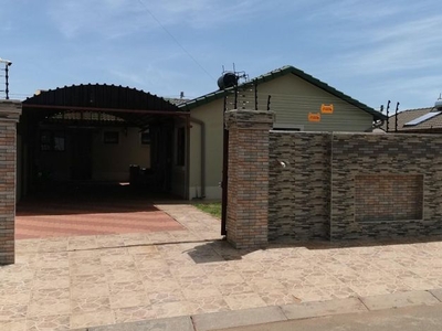 5 Bedroom house for sale in Protea Glen, Soweto