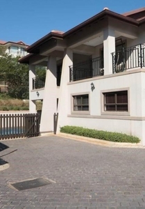 Beautiful freestanding Pet friendly Townhouse in Gated Estate