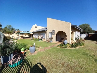 House For Sale In Carletonville Central, Carletonville