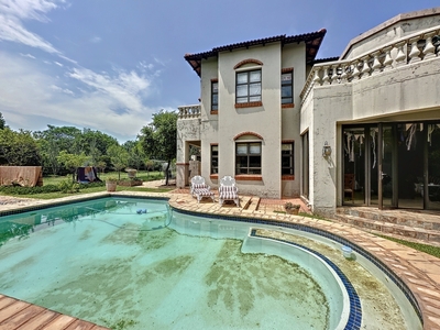 5 Bedroom Freehold For Sale in Silver Lakes Golf Estate