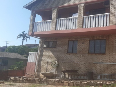 5 Bedroom House For Sale in Duffs Road