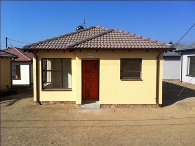 Rdp Houses For Sales At Gauteng Soweto Motsoaledi Diepkloof Ext 1 Price R65000 Call:0658088657, Lufhereng | RentUncle
