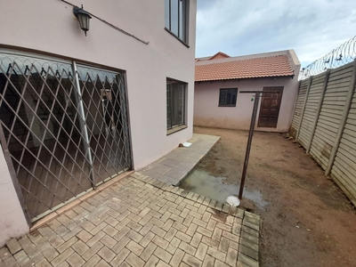 2 Bedroom Sectional Title Rented in Vanderbijlpark CE 3