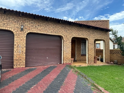 3 Bedroom House For Sale in Mhluzi
