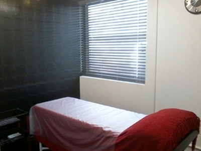 Neat room for nail technician or laser therapist - Cape Town