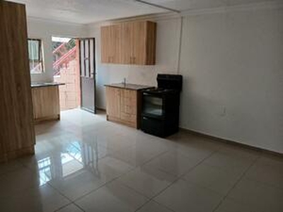 Ridgeway. Johannesburg South, 3 Bedroom Cottage with Open plan for rent. - Ridgeway