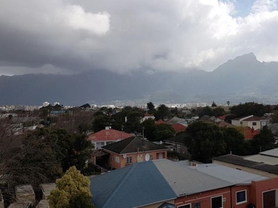 2 Bedroom apartment to rent in Claremont, Cape Town