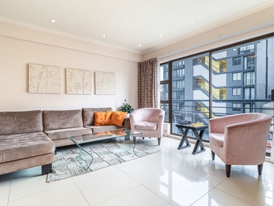 3 Bedroom Apartment For Sale in Sea Point