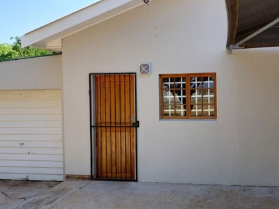 Bachelor Flat rented in Robertson