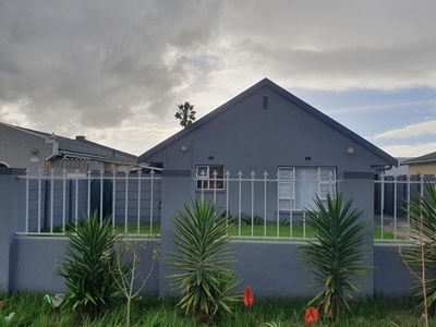 3 Bedroom House For Sale In Lotus River