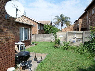 3 Bedroom Sectional Title To Let in Die Hoewes