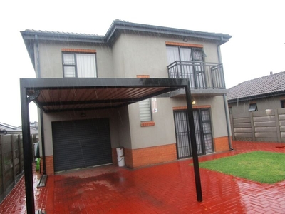 Modern Beautiful Four Bedroom Double Story House with single garage and single in sought after-