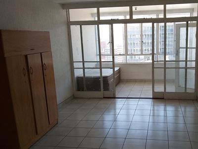 PRICE DROP! 1.5 BEDROOM FLAT AVAILABLE TO RENT IMMEDIATE – PRETORIA CENTRAL