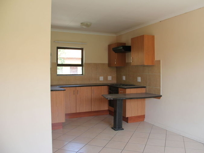 Secure student apartment 800m from university