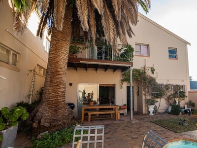 5 Bedroom house for sale in Green Point, Cape Town