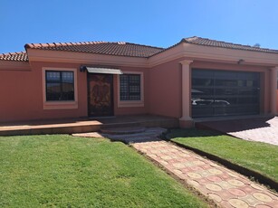 3 Bedroom Freehold For Sale in Brakpan North
