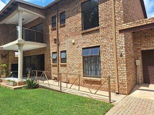 Modern townhouse for sale in Meyerton Central