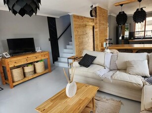 Modern & upmarket 3 bedroom villa for sale in a secure estate in Jeffreys bay - BARGAIN BUY !
