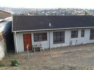 SELF CONTAINED 3 BEDROOM COTTAGE - SEA COW LAKE - BAKERVILLE GARDENS - NEWLANDS EAST