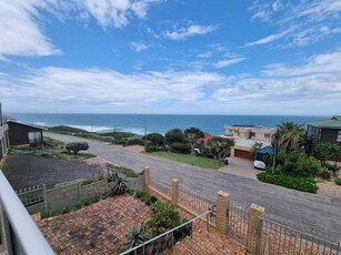 Stunning 6 Bedroom Family Home walking distans to Dana Bay's Magnificent Beach!