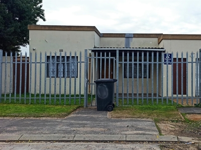 FNB Repossessed Eviction 4 Bedroom House for Sale in Bellvil