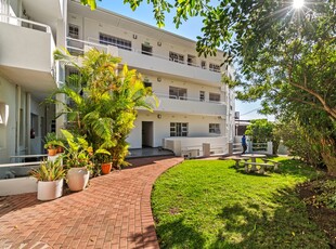 3 Bedroom Apartment For Sale in Sea Point