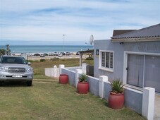 4 Bedroom House For Sale in Jeffreys Bay Central