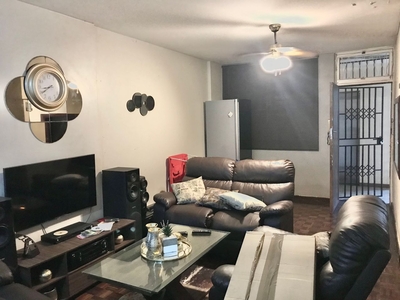 2 Bedroom Apartment Sold in Durban Central