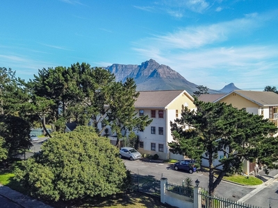 2 Bedroom Apartment For Sale in Pinelands