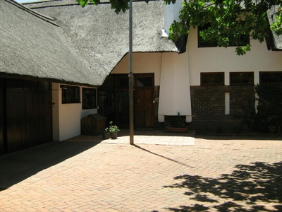 3 bedroom double-storey house for sale in Waverley (Bloemfontein)
